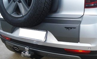 Engate veicular homologado instalado em carro para reboque de carretinha, exemplo de equipamento certificado conforme normas do Inmetro